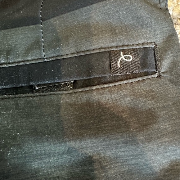 Boys grey snap front adjustable waist band shorts by art class. 4 - Picture 4 of 6